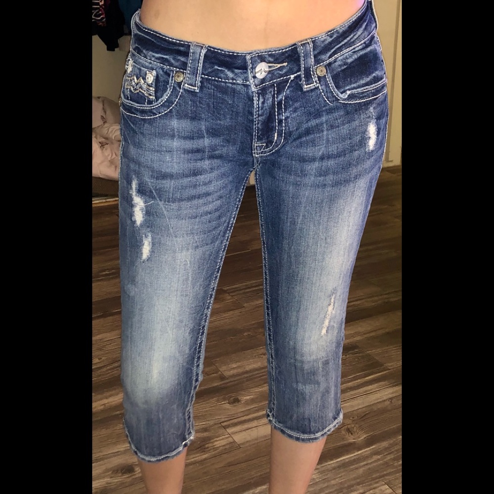Miss Me Capri size 27 Sooo Cute!!!